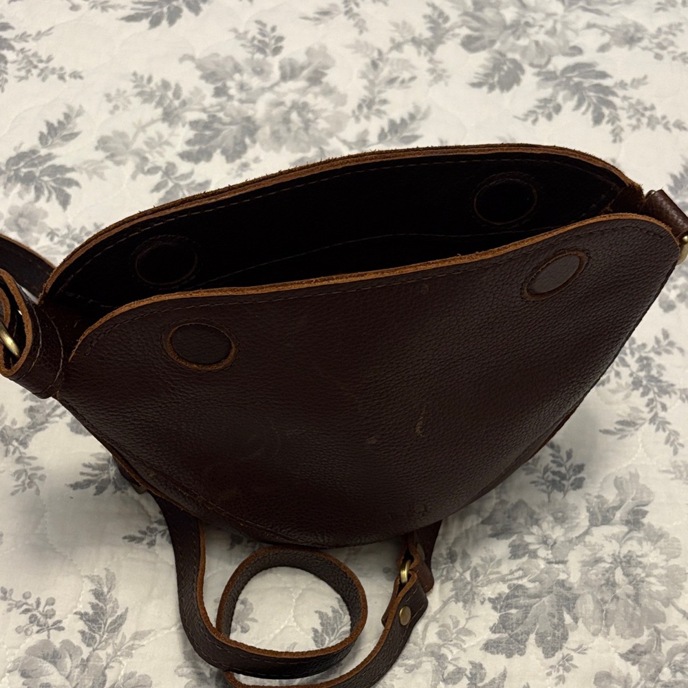 Elegant Brown Leather Women's Bag - Picture 2 of 11